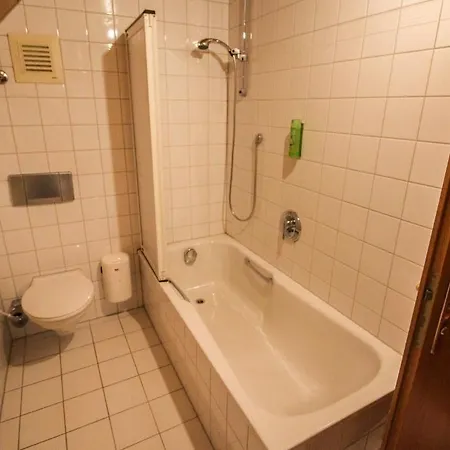 Heizmannshof & Restaurant Hotel 2*